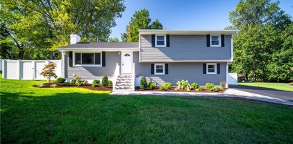 11 Nokomis Drive, Trumbull