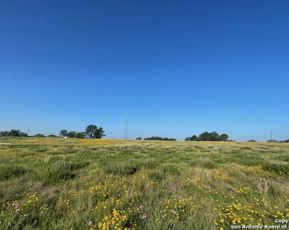 109 Medora Branch Dr, Floresville