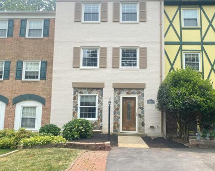 14813 Haymarket Ln, Centreville