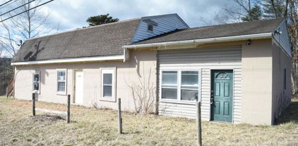 9162 S Valley Rd, Berkeley Springs