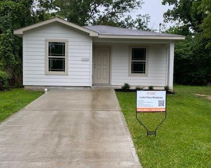 1007 W Milam Street, Wharton