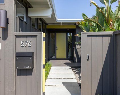 576 Wakerobin Lane, San Rafael