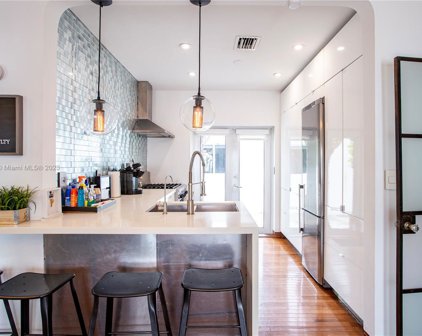 834 Sw 8, Miami