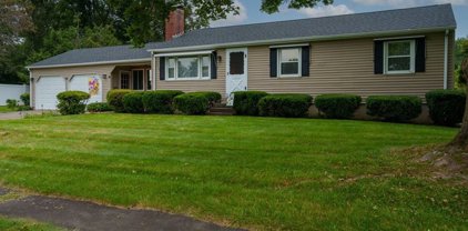 99 Pineview Circle, Agawam