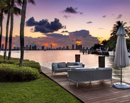 1649 W 22nd St, Miami Beach