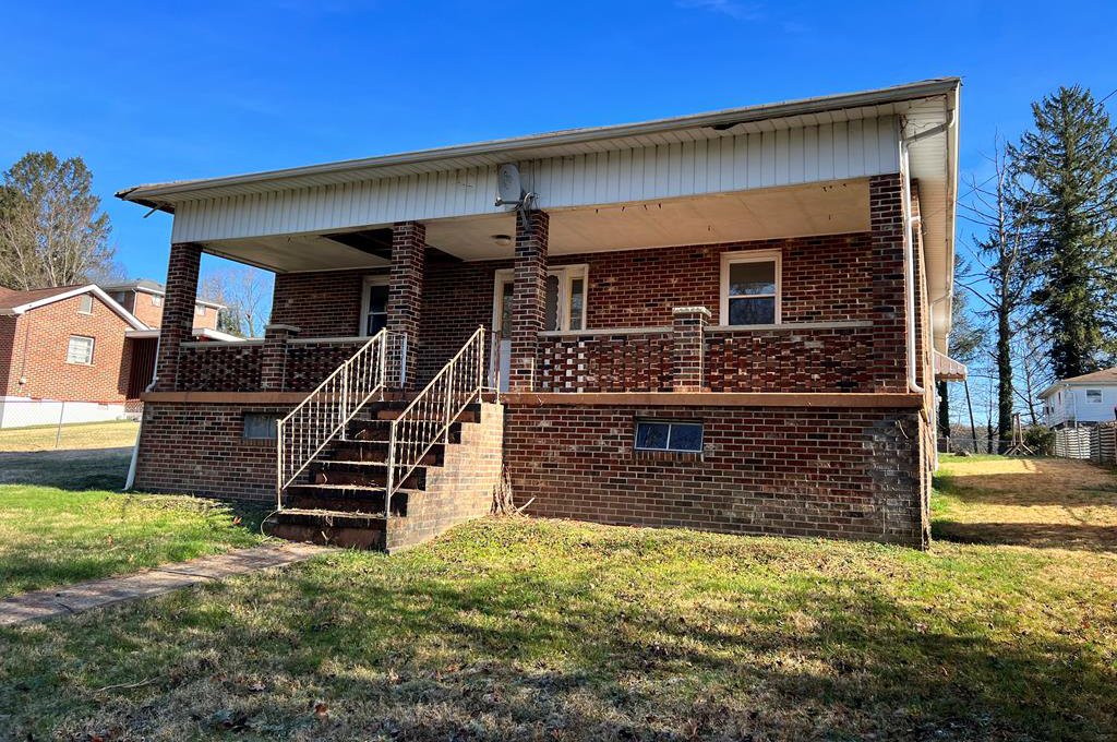 Real Estate For Sale Mt. Hope WV MLS 83470 7 North Michigan Avenue