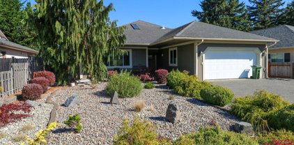 738 EDWARDS AVE, Coos Bay