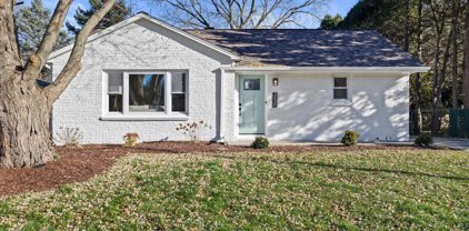 3430 North Mayfair Road, Wauwatosa