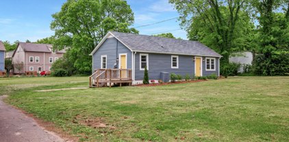 304 Walton Ferry Rd, Hendersonville