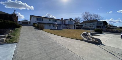 3307 W Canal Dr, Kennewick