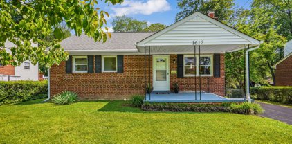 1612 Woodside Dr, Woodbridge