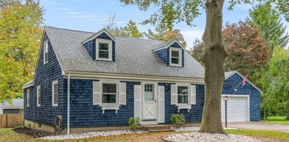 74 Forest Rd, Stoughton