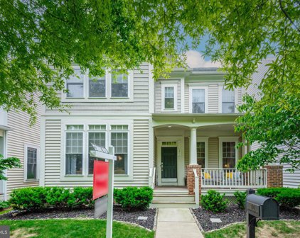 310 Trotter Farm Dr, Rockville