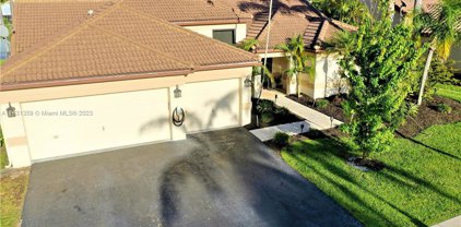 2702 E Orchard Cir, Davie