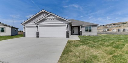 6696 W 32nd Ave, Kennewick