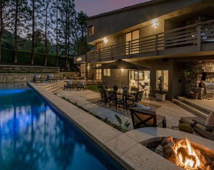 17765  Camino De Yatasto, Pacific Palisades