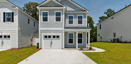 125 Hawthorne Landing Drive, Goose Creek
