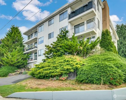 10106 Greenwood Avenue N Unit #102, Seattle