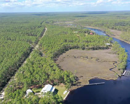 915 Mill Rd, Carrabelle