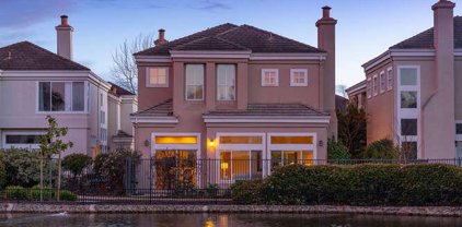 3 Manhattan CT, Redwood Shores