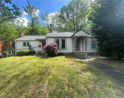 204 Crestland Avenue, Greensboro