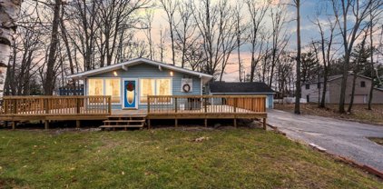 6061 Chestnut Road, Lakeview