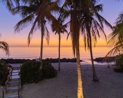 7722 Sanderling Road, Sarasota