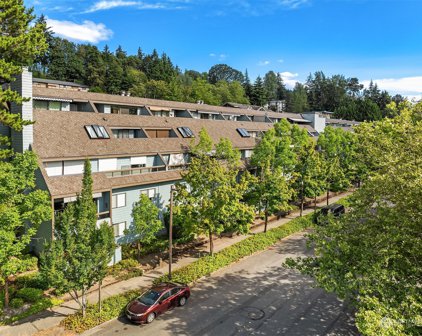 3030 80th Avenue SE Unit #303, Mercer Island