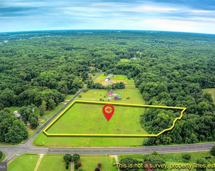 112 Pine Tree Rd, Chestertown