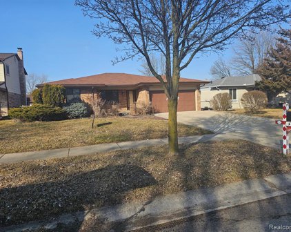 4715 Algonquin, Sterling Heights