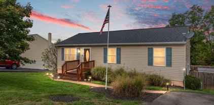 126 Greenleaf Rd, Strasburg
