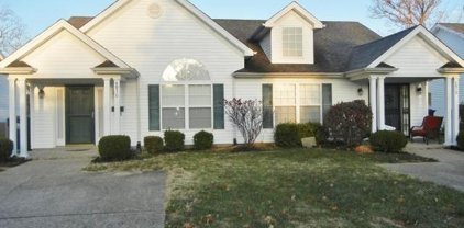 601 Colonial Ct, La Grange