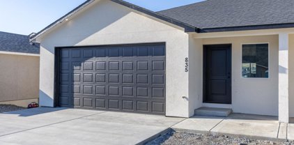 835 Duke Lane, West Richland