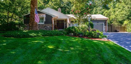 3 Greenview Circle, Huntington