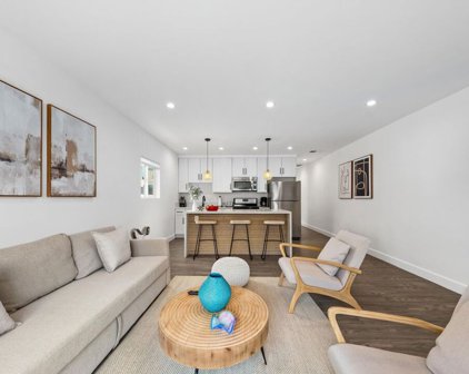 642 N IRVING Boulevard, Los Angeles