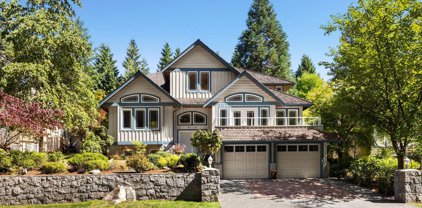 918 Lisgar Court, North Vancouver