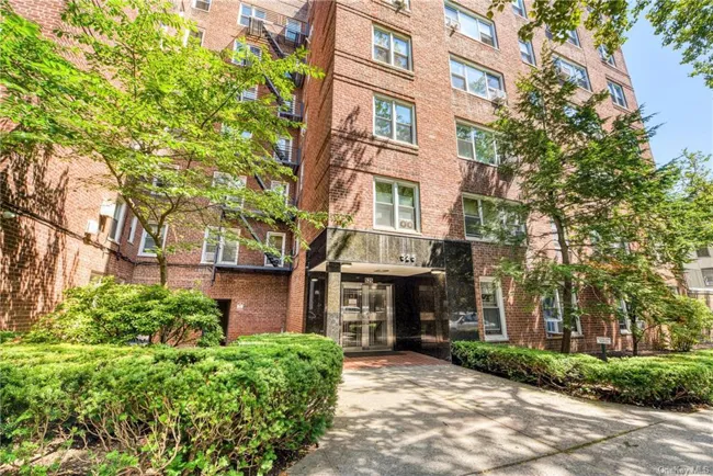 525 W 236th Street Unit#4A Bronx, NY 10463