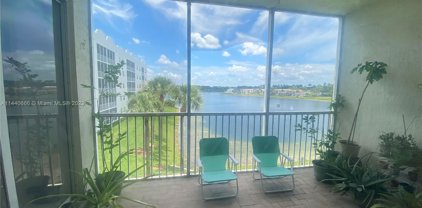 10750 Nw 66th St Unit #302, Doral