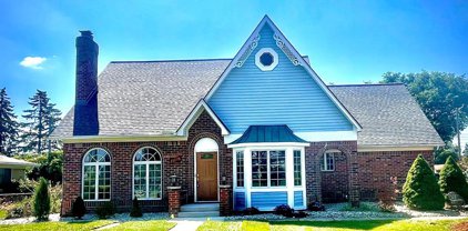 11120 16 1/2 MILE, Sterling Heights