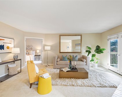 10508 NE 32nd Place Unit #G201, Bellevue