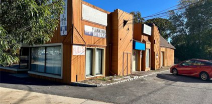 870 Middle Country Road, Selden
