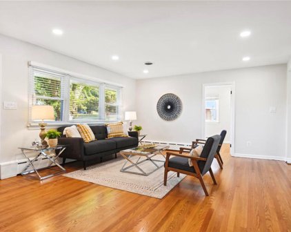 16215 Redland Rd, Rockville
