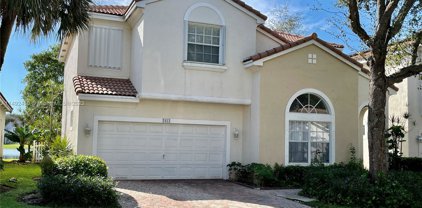 7472 Nw 23rd St, Pembroke Pines