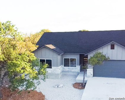 112 Moses Hughes, Blanco