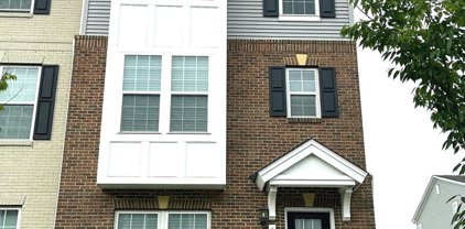 2812 Pinebrook Rd, Hyattsville