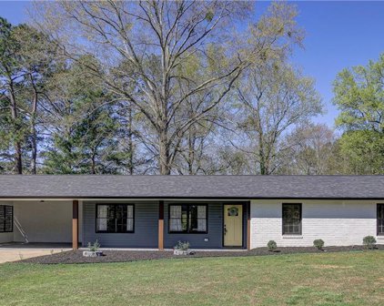 375 Crossville Court, Roswell