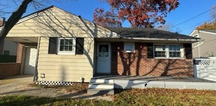 113 Glen Road, N. Babylon
