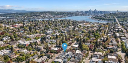 4313 B Woodland Park Avenue N Unit #B, Seattle