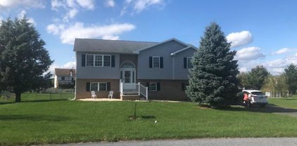 10467 Mapleton Rd, Shippensburg