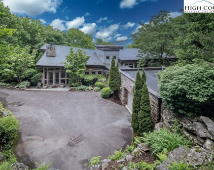 1561 Rockrose, Banner Elk